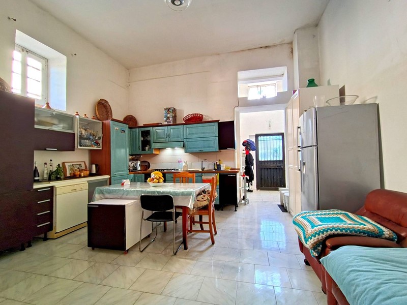 Quadrilocale in Vendita a Mariglianella, 110'000€, 190 m²