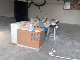 Laboratorio in Affitto a Fucecchio, 700&euro;, 160 m²