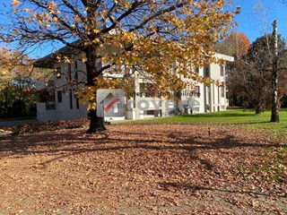 Appartamento in Vendita a Treviso, 260'000&euro;, 180 m²