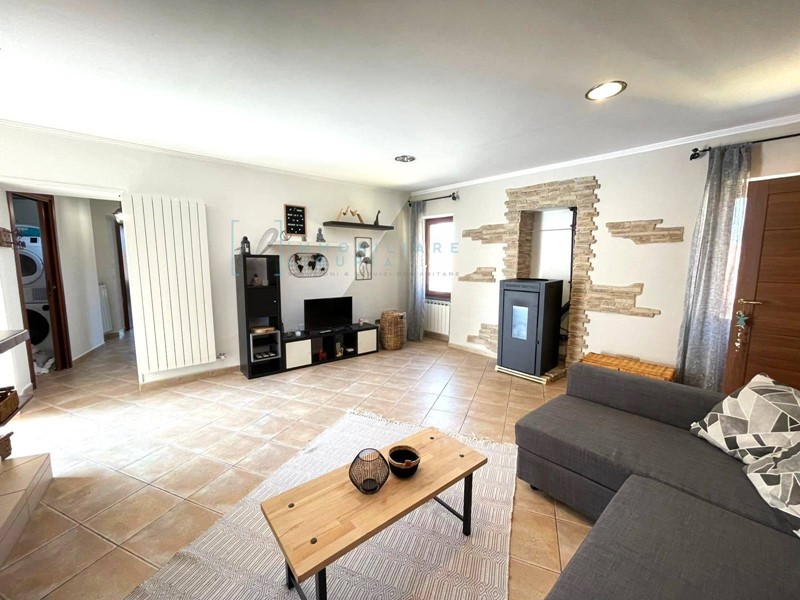 Trilocale in Vendita a Cesio, 150'000€, 135 m²