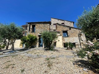 Rustico in Vendita a Borghetto d'Arroscia, 220'000€, 185 m²