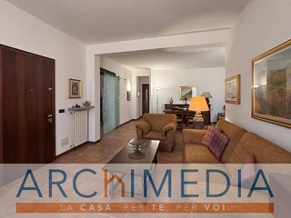 Casa Semi Indipendente in Vendita a Malnate, 390'000€, 375 m²