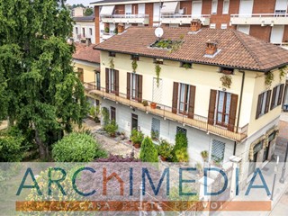 Casa Semi Indipendente in Vendita a Tradate, 640'000€, 900 m²