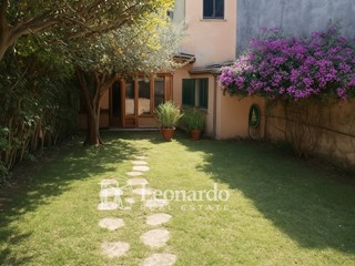 Casa Indipendente in Vendita a Viareggio, 900'000€, 312 m²
