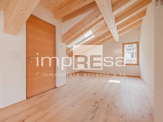 Attico in Vendita a Val di Zoldo, 650'000€, 124 m²