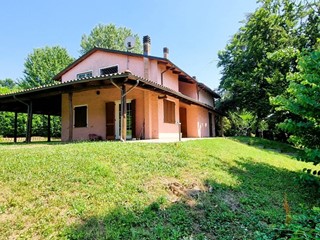 Casa Indipendente in Vendita a Alessandria, 380'000€, 400 m²