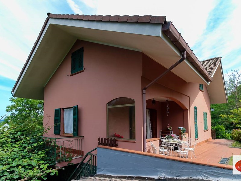 Villa in Vendita a Sassello, 200'000€, 130 m²