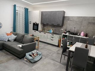 Trilocale in Affitto a Caserta, 1'100€, 75 m²