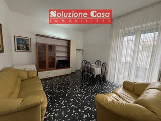 Trilocale in Vendita a Canosa di Puglia, 79'000€, 80 m²