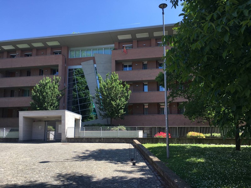 Trilocale in Vendita a Legnano, 150'000€, 95 m²
