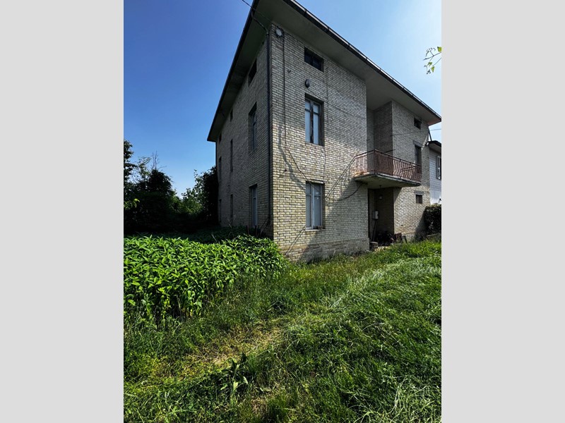 Casa Semi Indipendente in Vendita a Belmonte Piceno, 150'000€, 266 m²