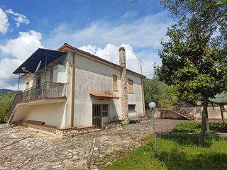 Casa Indipendente in Vendita a Giuliano di Roma, 91'900€, 200 m²