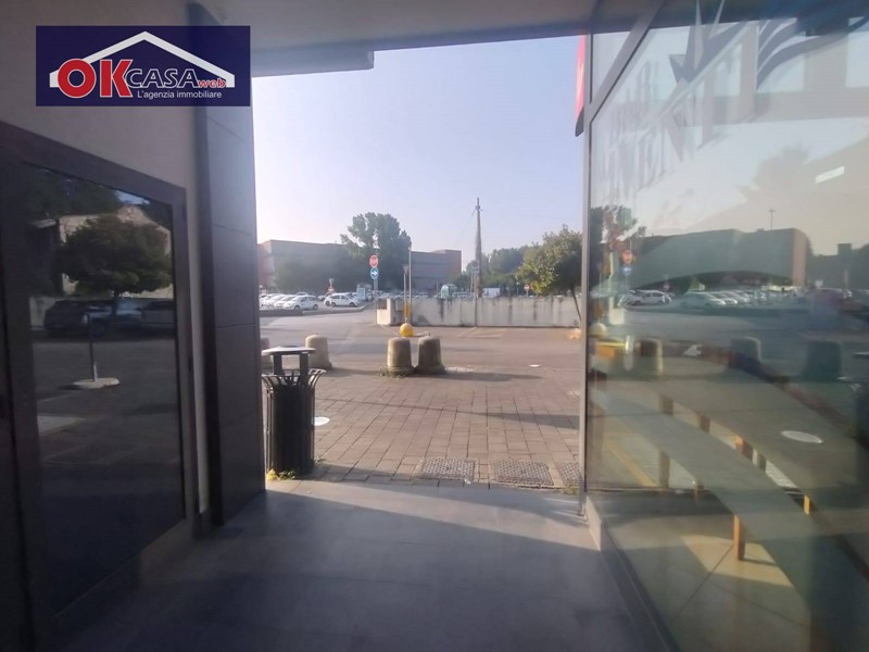 Ufficio in Affitto a Monfalcone, 850€, 110 m²