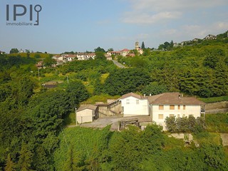 Casa Indipendente in Vendita a Piana Crixia, 80'000€, 250 m²