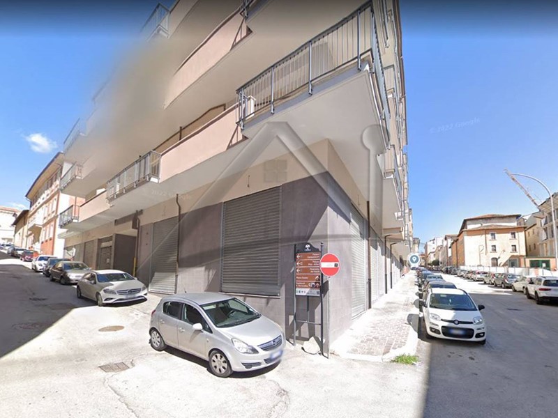 Appartamento in Affitto a L'Aquila, 360€, 120 m²