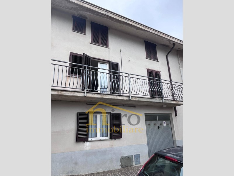 Casa Indipendente in Vendita a Rocca Santa Maria, 65'000&euro;, 189 m²