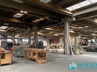 Capannone in Vendita a Carugate, 3'050'000€, 4310 m²
