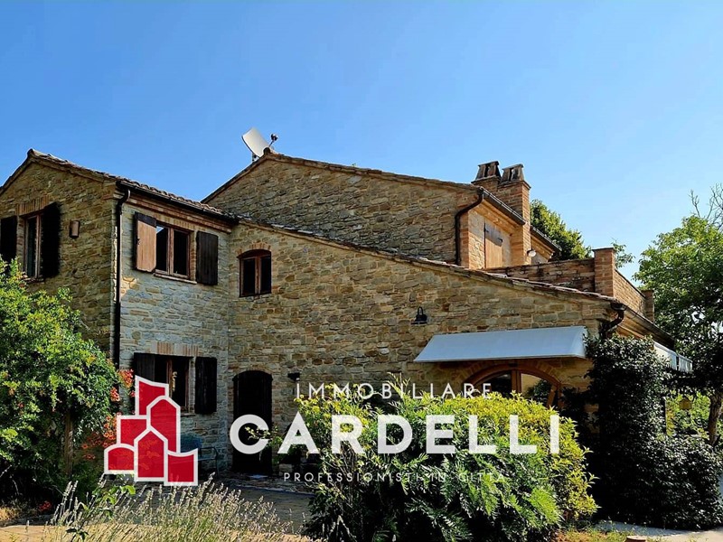 Casa Indipendente in Vendita a Monte Rinaldo, 368'000€, 218 m²