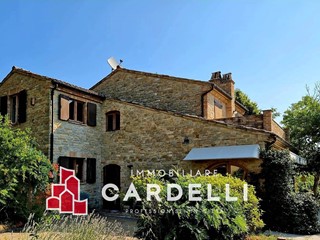 Casa Indipendente in Vendita a Monte Rinaldo, 368'000€, 218 m²