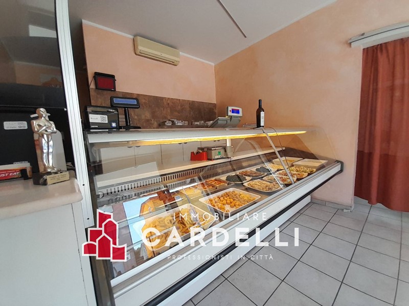 Attività commerciale in Vendita a Civitanova Marche, 48'000€, 140 m²