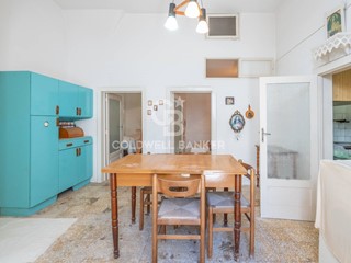 Casa Indipendente in Vendita a Cisternino, 110'000€, 55 m²