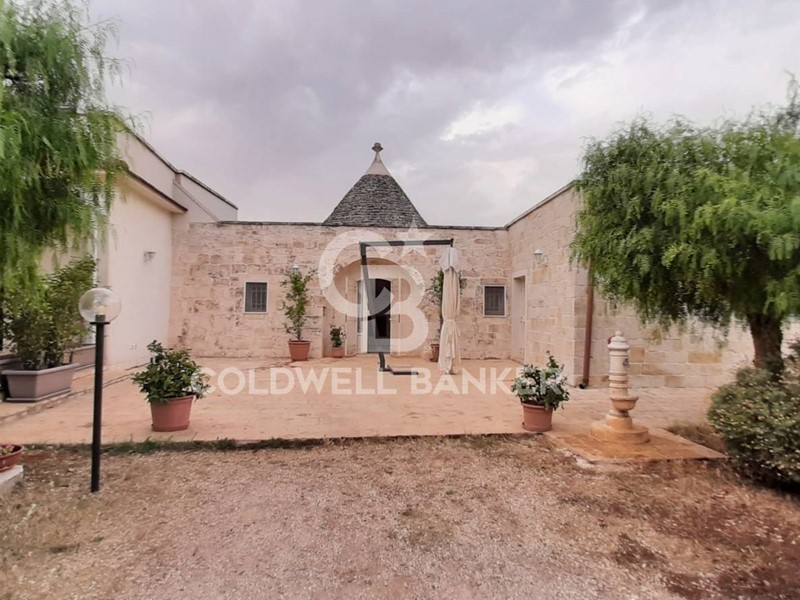 Villa in Vendita a Martina Franca, 450'000€, 270 m²