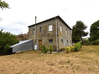 Rustico in Vendita a Ripatransone, 105'000€, 285 m²