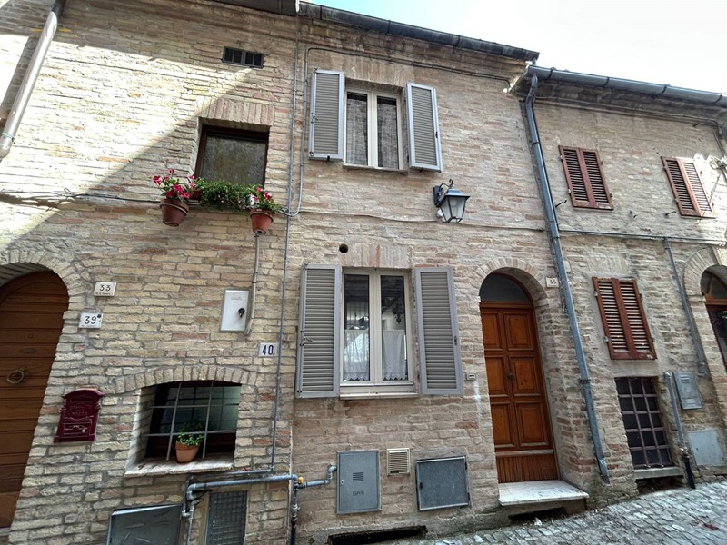 Casa Indipendente in Vendita a Carassai, 45'000€, 80 m²