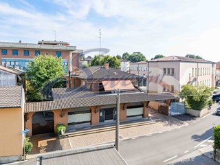 Casa Indipendente in Vendita a Fino Mornasco, 499'000€, 440 m²
