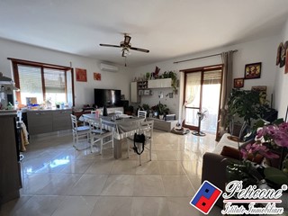 Appartamento in Vendita a Fondi, 230'000&euro;, 193 m²