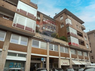 Ufficio in Affitto a Legnano, 1'500€, 250 m²