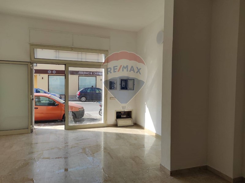Immobile commerciale in Affitto a Trapani, 500€, 80 m²