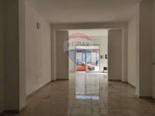 Immobile commerciale in Affitto a Trapani, 500€, 80 m²
