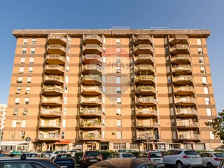 Quadrilocale in Vendita a Palermo, 258'000€, 157 m²