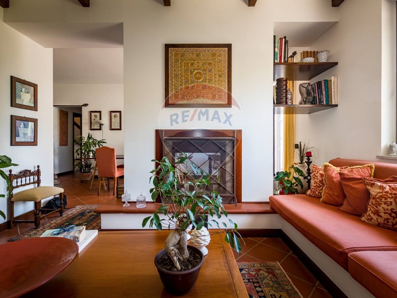 Casa Semi Indipendente in Vendita a Palermo, 450'000€, 177 m², con Box