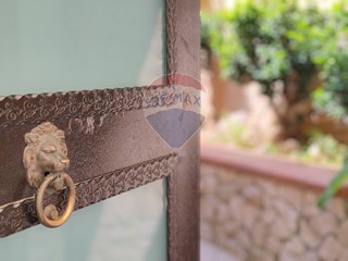 Casa Semi Indipendente in Vendita a Casoria, 220'000€, 160 m²