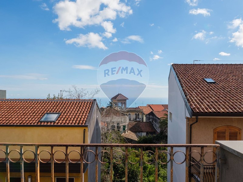 Casa Indipendente in Vendita a Zafferana Etnea, 360'000&euro;, 467 m²