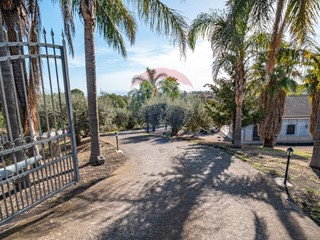 Villa in Vendita a Santa Venerina, 360'000€, 200 m²