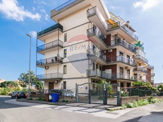 Appartamento in Vendita a Catania, 140'000&euro;, 108 m²