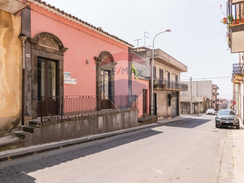 Casa Indipendente in Vendita a Belpasso, 159'000€, 228 m²