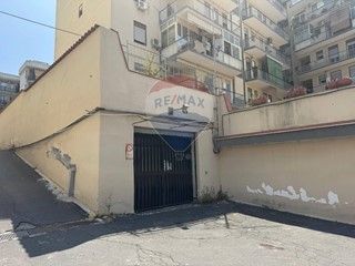 Immobile commerciale in Vendita a Catania, 179'000&euro;, 219 m²