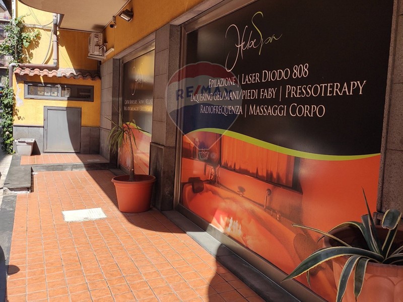 Attività commerciale in Vendita a Paternò, 77'000€, 175 m²