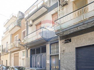 Box in Vendita a Misterbianco, 75'000€, 129 m²