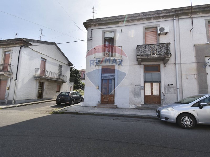 Casa Indipendente in Vendita a Mascali, 69'000€, 80 m²