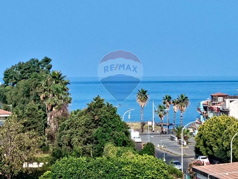 Appartamento in Vendita a Mascali, 120'000€, 135 m²