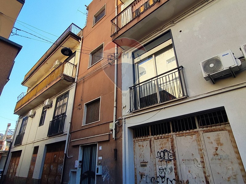 Trilocale in Vendita a Paternò, 75'000€, 78 m²