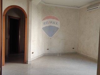 Trilocale in Vendita a Paternò, 75'000€, 78 m²