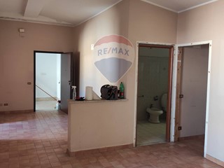 Bilocale in Vendita a Paternò, 45'000€, 65 m²
