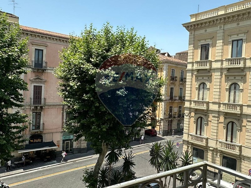 Appartamento in Vendita a Catania, 190'000&euro;, 450 m²