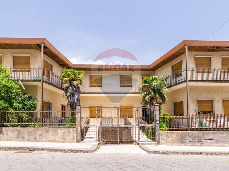 Casa Indipendente in Vendita a Militello in Val di Catania, 229'000€, 420 m², con Box